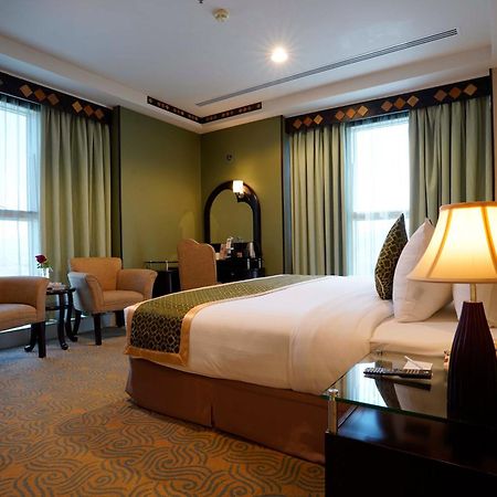 Awaliv International Hotel Ta'if Room photo A bedroom at the hotel