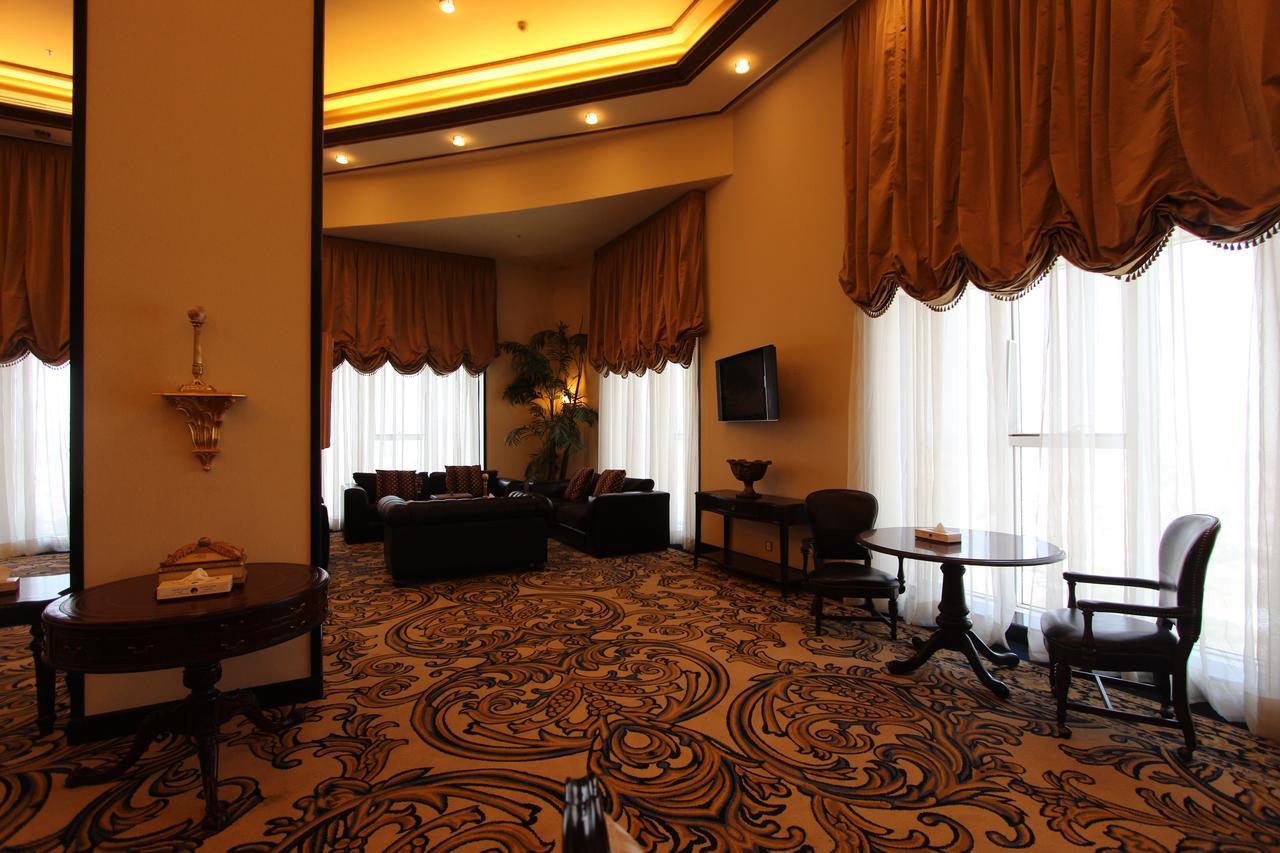 Awaliv International Hotel Ta'if Exterior photo A suite at the hotel